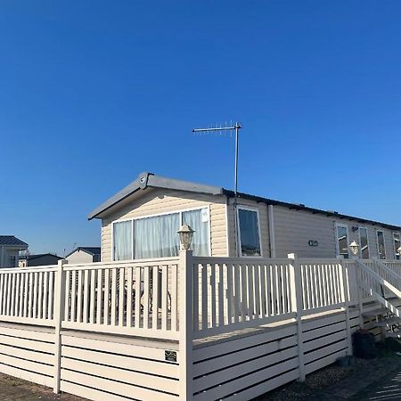 Delightful 6 Berth Holiday Home With Decking Area Чічестер Екстер'єр фото